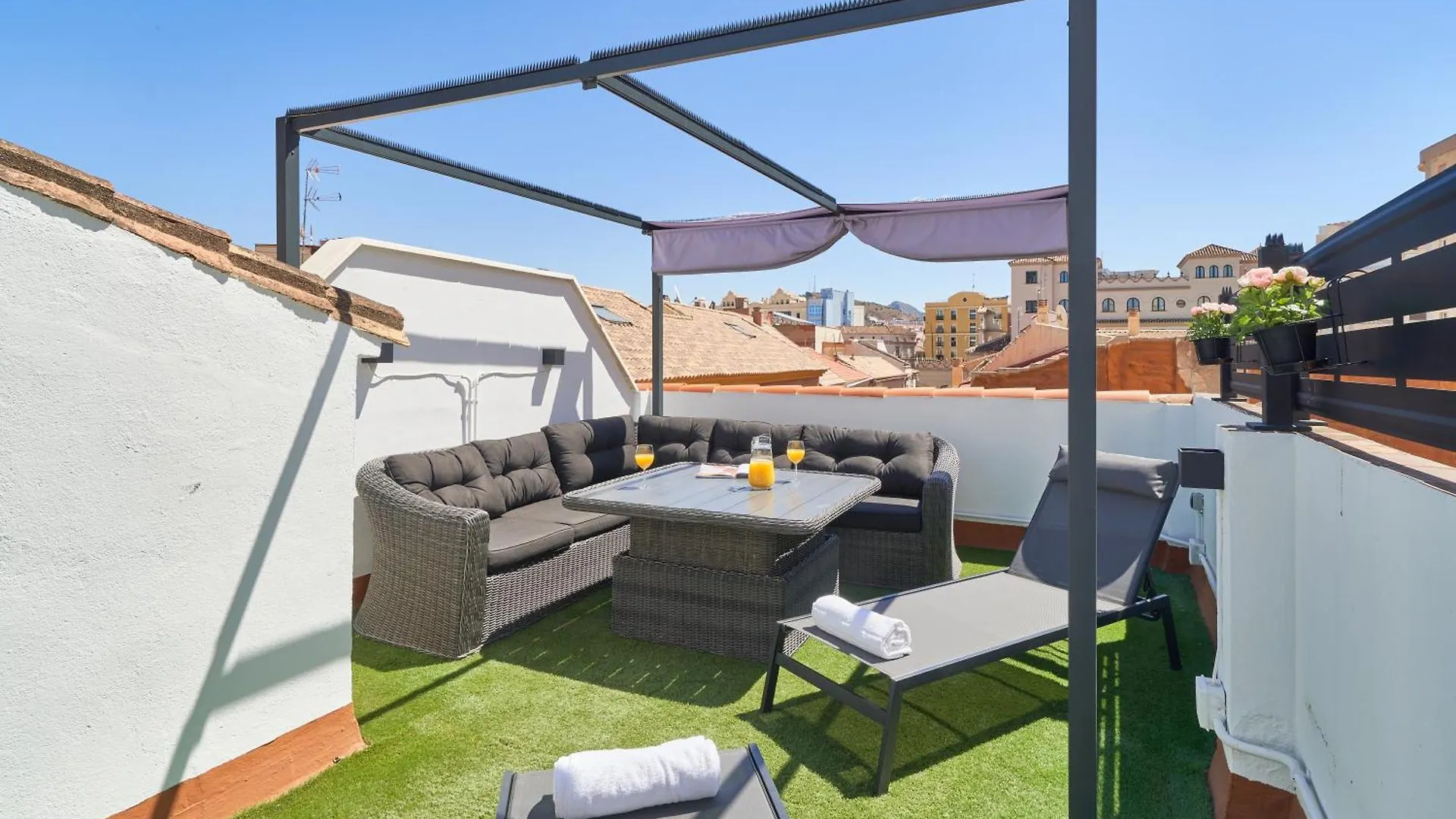Sun-Kissed Getaway Apartment Malaga