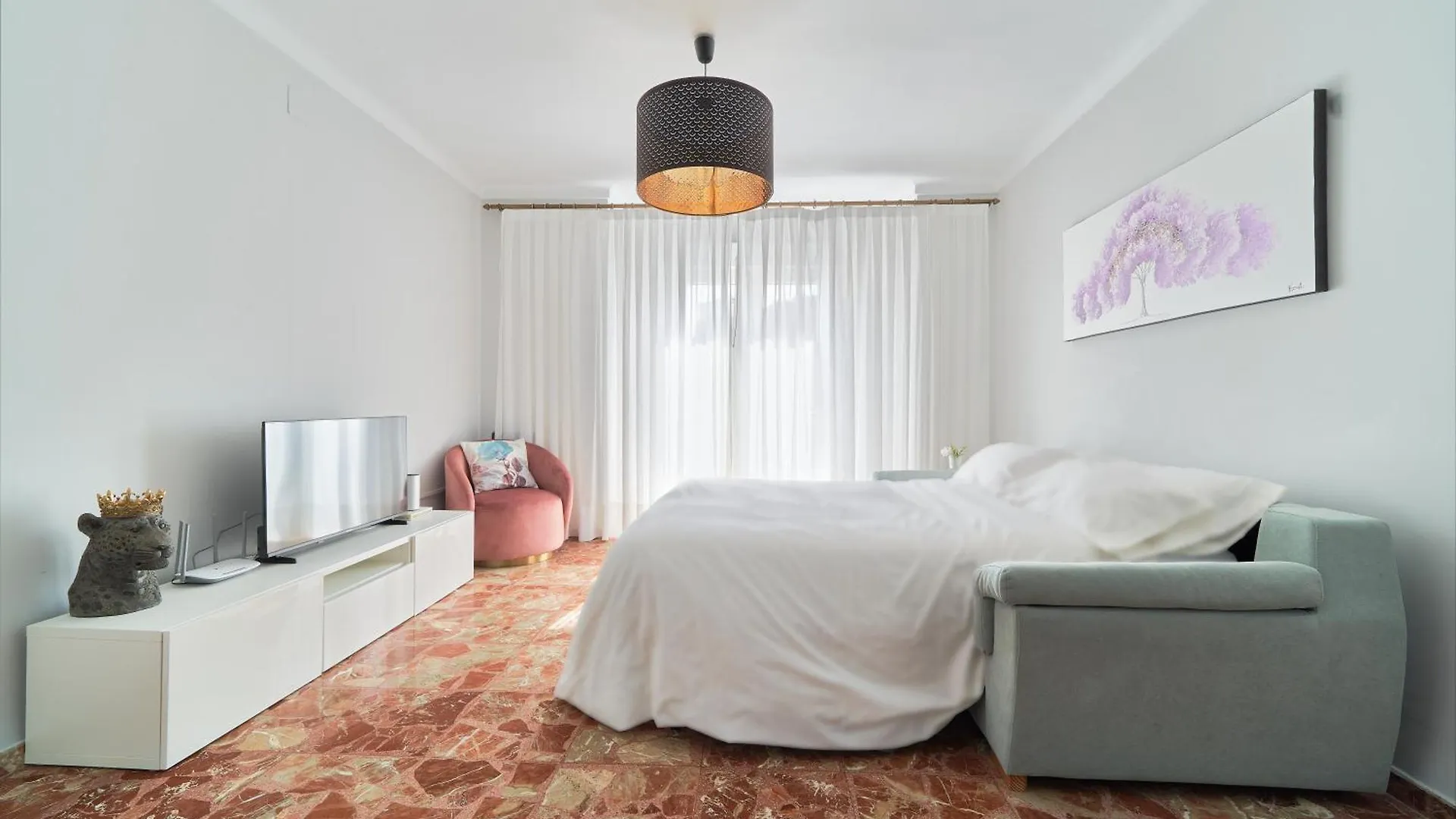 Sun-Kissed Getaway Apartment Malaga Spain